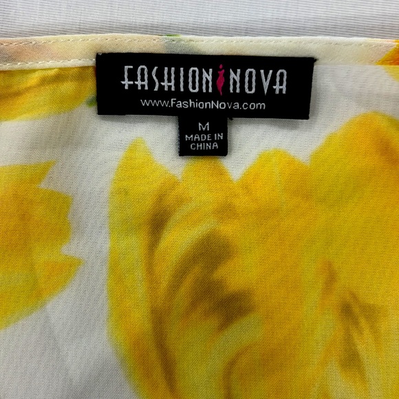 Fashion Nova Tops| Yellow flower crop top| Size:M - Picture 6 of 6
